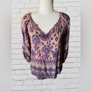 Beautiful RENEE C. Blouse in size XSMALL
so comfortable and light weight